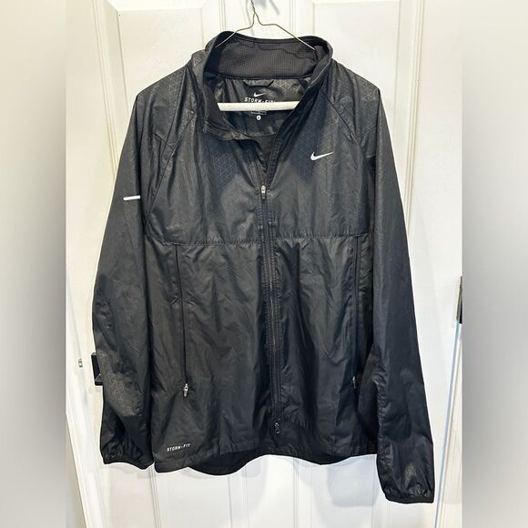 Men's Nike Storm Fit1 light running jacket Size L